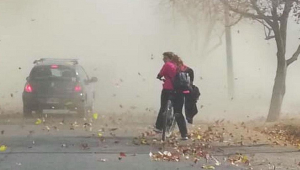 Rigen alertas amarillos por tormenta en el AMBA, Entre Ríos y La Pampa y por viento en 8 provincias