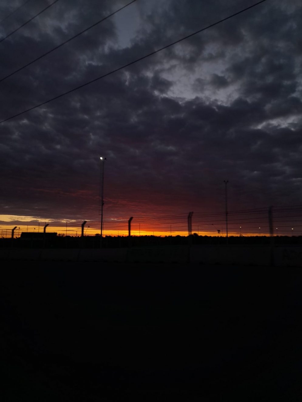 Alerta amarillo por viento Zonda en el noroeste y tormentas en el centro y noreste del país