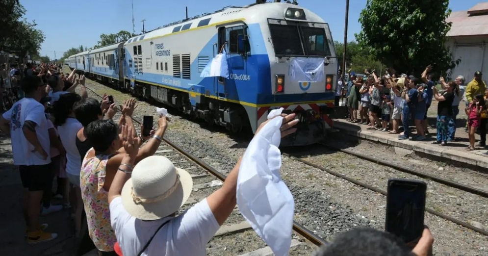 Pasó por Beazley el tren de pasajeros de Retiro a Palmira