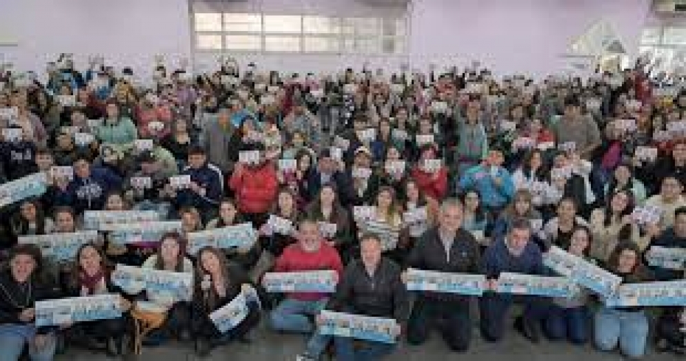 Anabela Lucero  ,Fernando Salino y Ernesto Ali  se juntaron con jóvenes villamercedinos