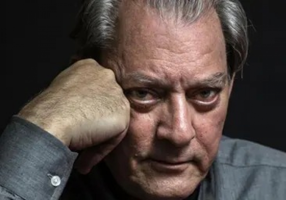 Mientras sigue en tratamiento contra el cáncer, el escritor Paul Auster publica una nueva novela