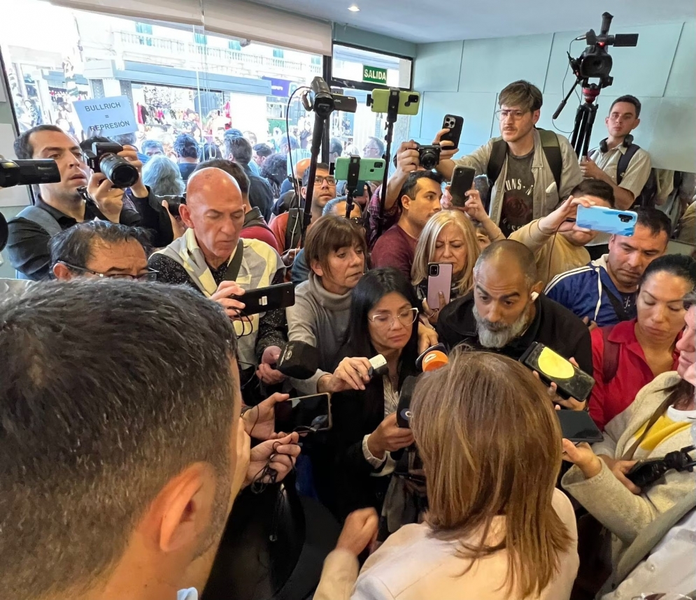 En pleno centro puntano escracharon a Patricia Bullrich