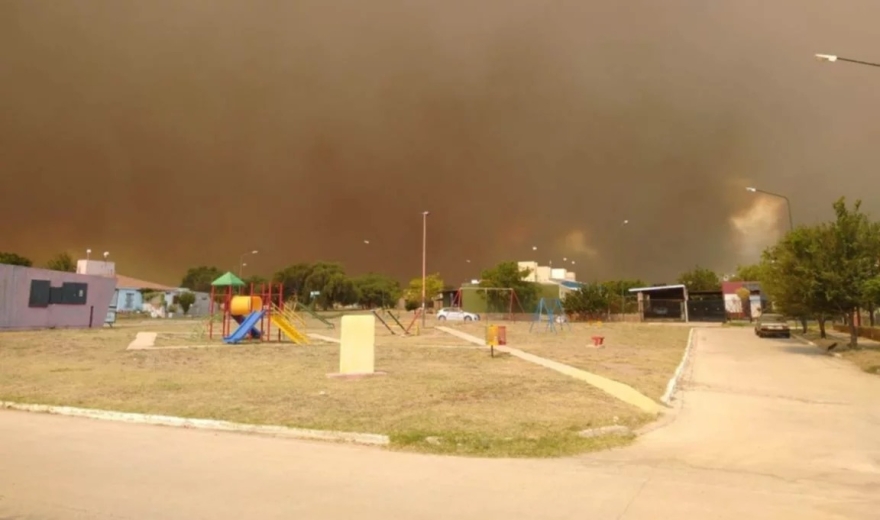 Incendio en La Punta, está controlado y hacen tareas de enfriamiento