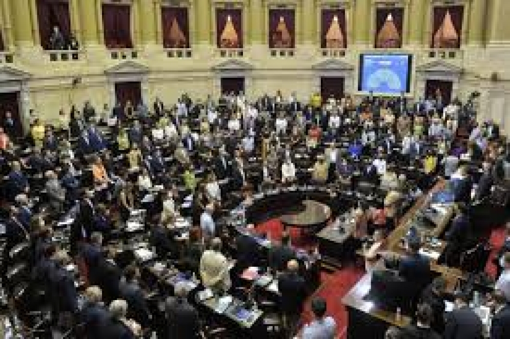 País: Comienza el Debate de la Nueva Ley &quot;Bases&quot; en la Cámara de Diputados