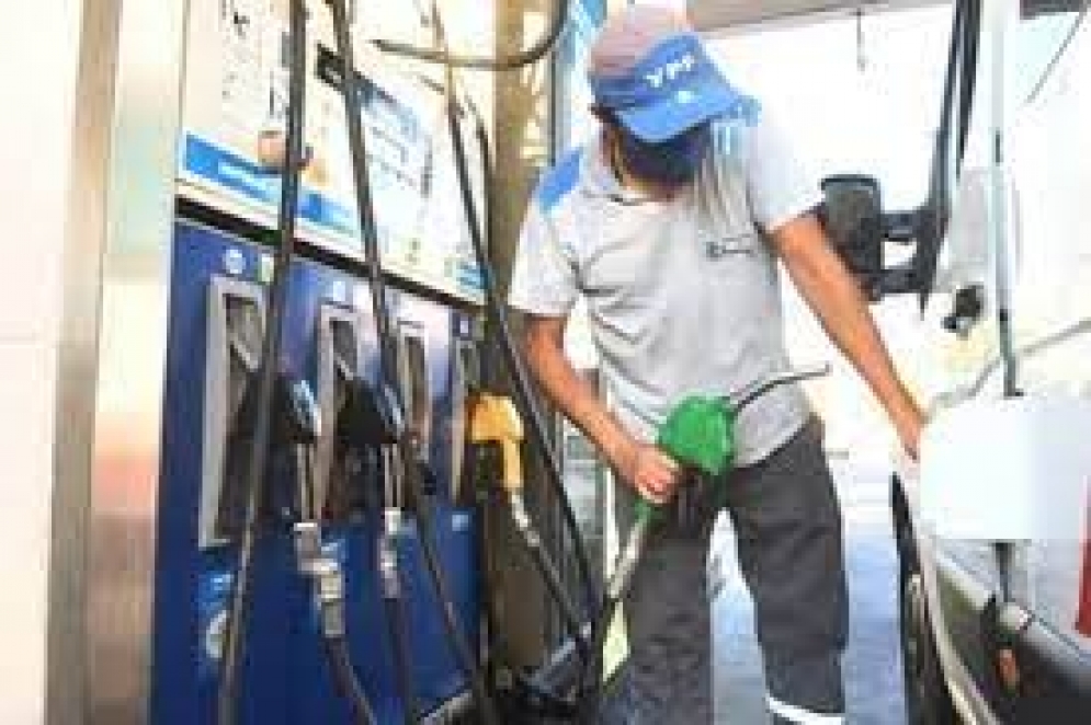 Adelantaron la suba prevista del 4,5% para las petroleras